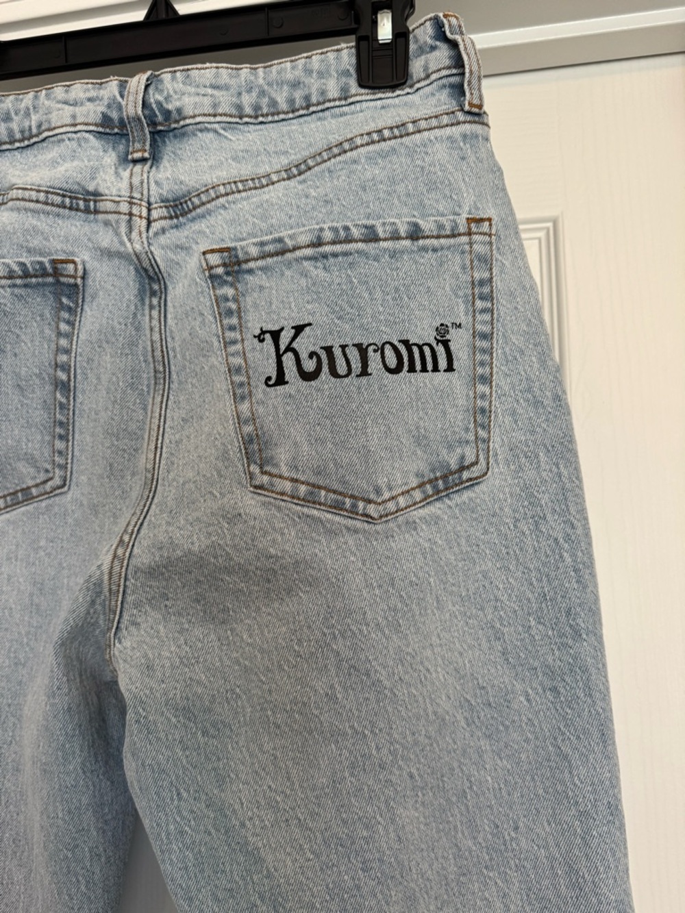 Kuromi Lightweight Blue Women's Jeans with Purple Butterfly Embellishments - Picture 9 of 12